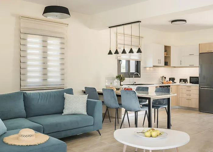 빌라 Pinelopi Tria