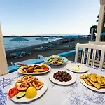 Pinelopi Tria Villa