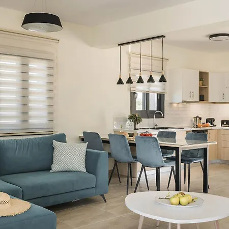 Pinelopi Tria Kounopetra