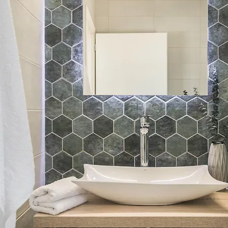 Willa Pinelopi Tria Kounopetra