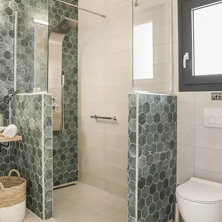 Pinelopi Tria Kounopetra