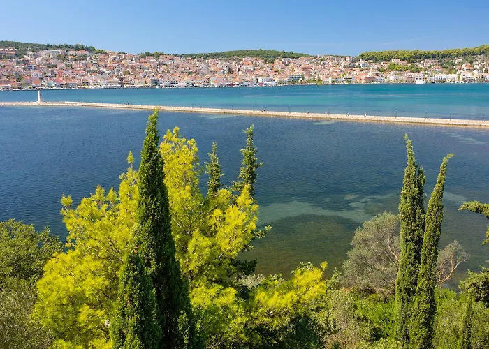 Willa Pinelopi Tria Kounopetra