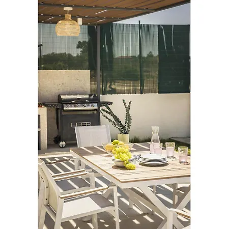 ヴィラ Pinelopi Tria