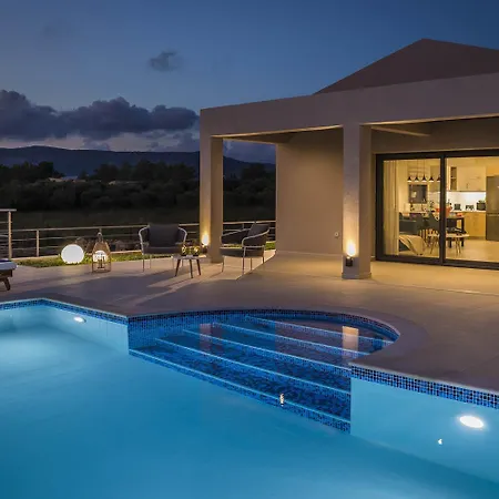 Pinelopi Tria ヴィラ Kounopetra